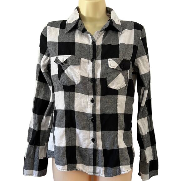 Nollie Slim Fit Juniors Size M Black & White Check Blouse Button Down Preppy - Picture 1 of 9